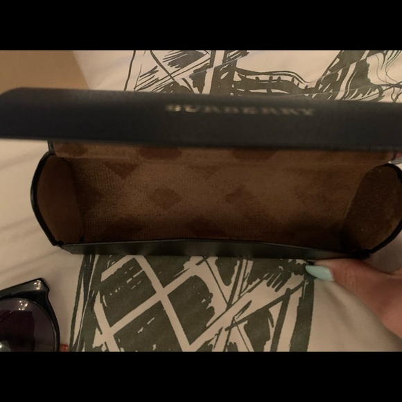 BURBERRY Women’s Sunglasses - Picture 6 of 15